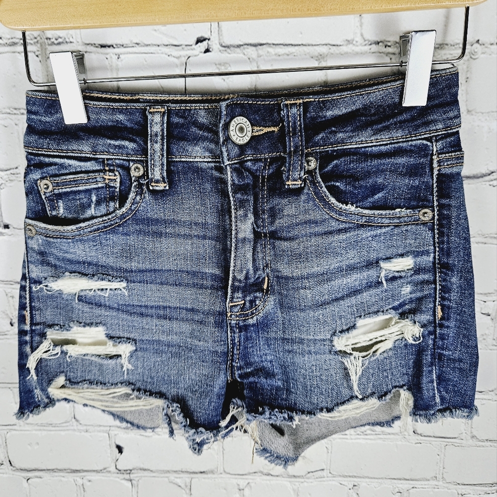 AMERICAN EAGLE | Hi-Rise shortie high waist distressed frayed denim jean shorts